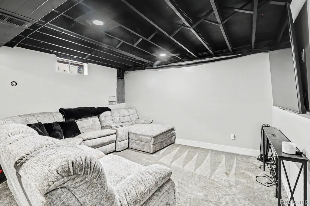 2770 Shady Hollow Drive White Lake Charter Township MI 48383
