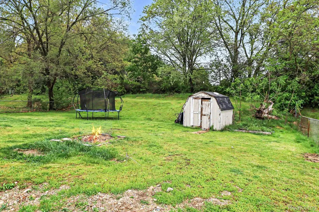 2770 Shady Hollow Drive White Lake Charter Township MI 48383