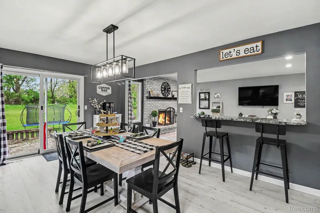 2770 Shady Hollow Drive White Lake Charter Township MI 48383