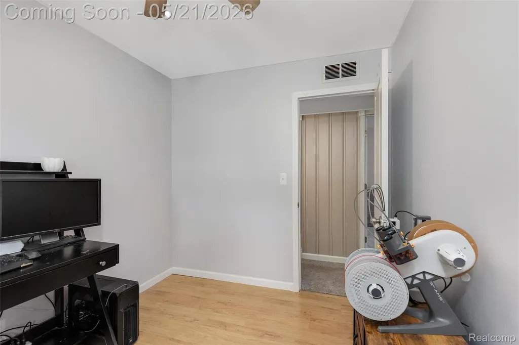 34685 Bridgeman Street Farmington Hills City MI 48335