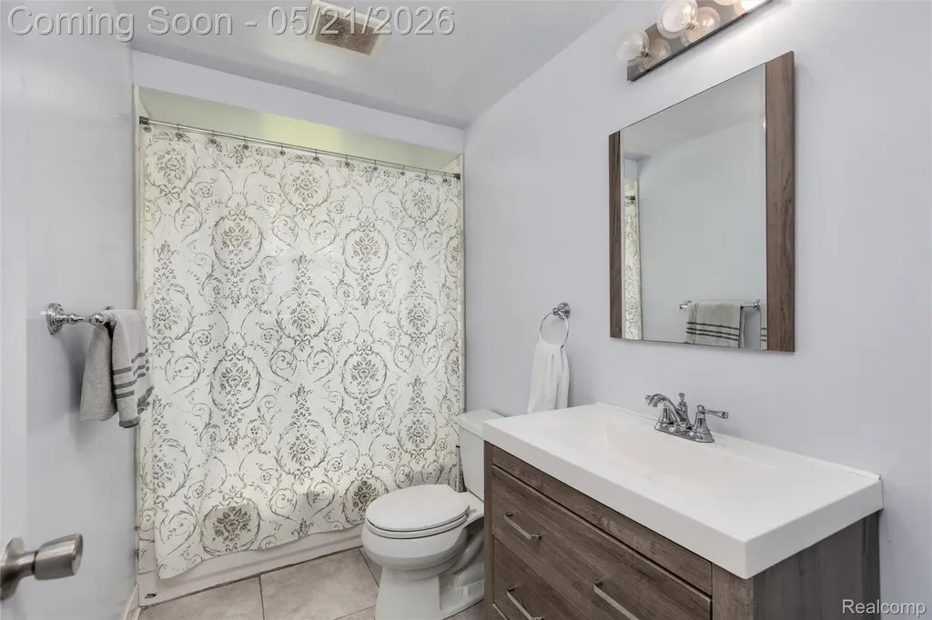 34685 Bridgeman Street Farmington Hills City MI 48335
