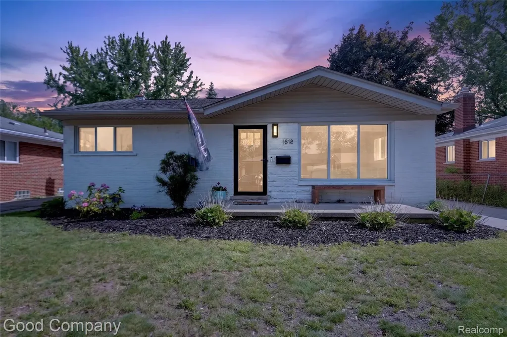 1818 Rowland Avenue Royal Oak City MI 48067