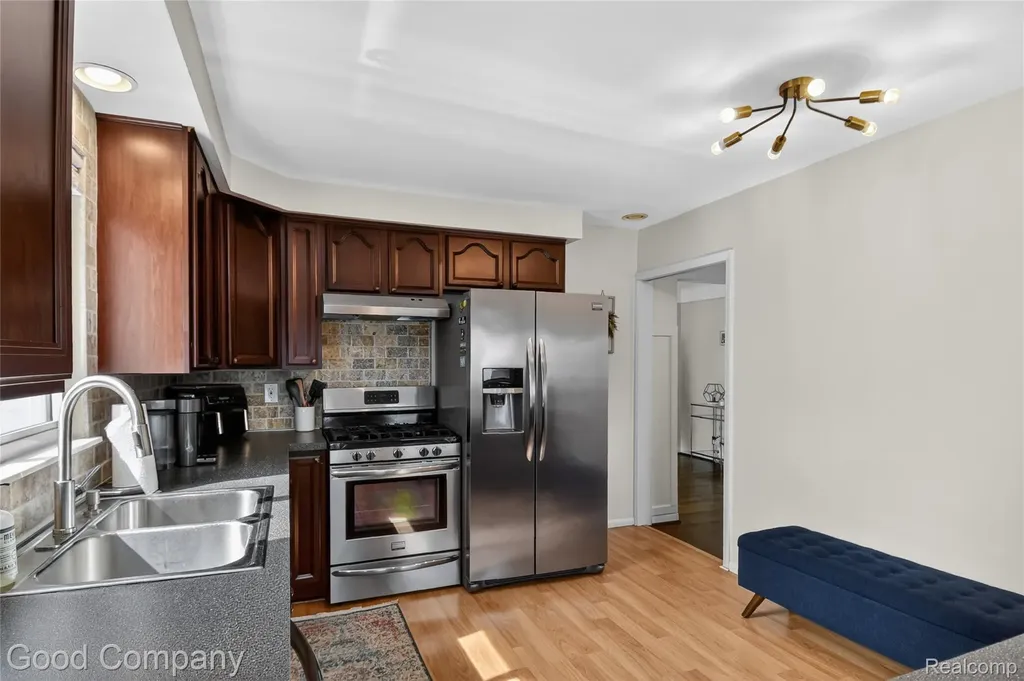 1818 Rowland Avenue Royal Oak City MI 48067