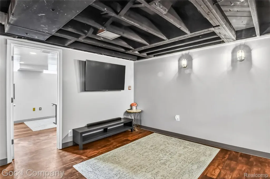 1818 Rowland Avenue Royal Oak City MI 48067
