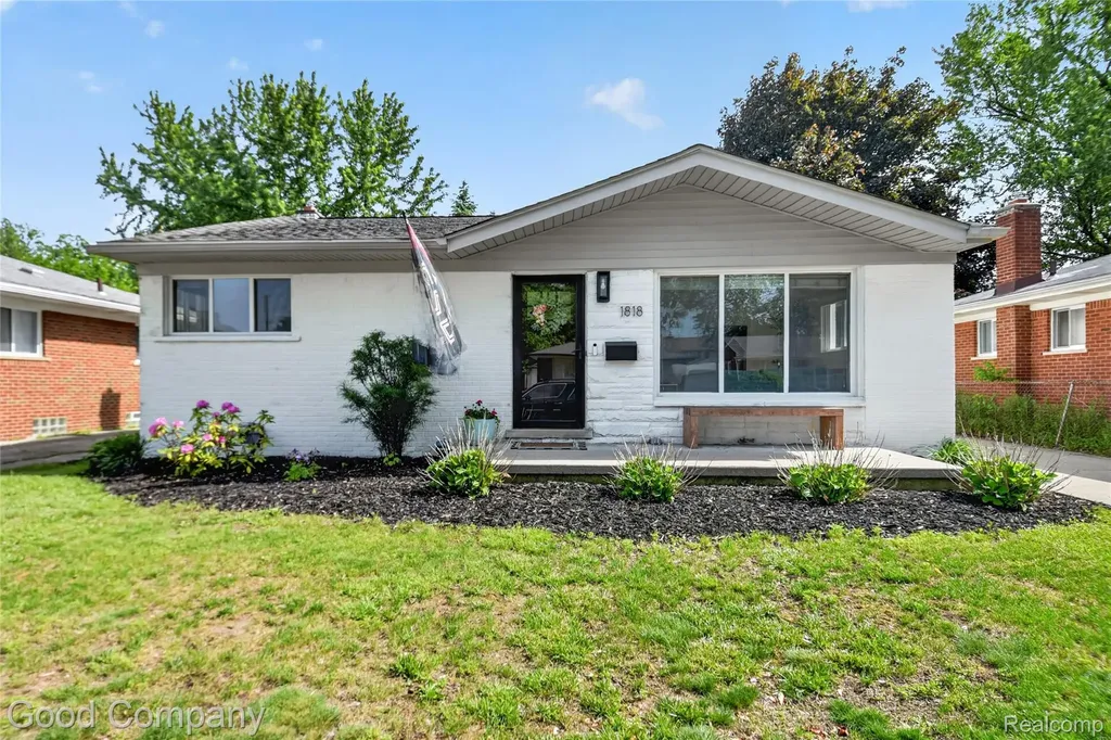 1818 Rowland Avenue Royal Oak City MI 48067