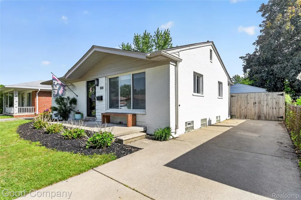 1818 Rowland Avenue Royal Oak City MI 48067