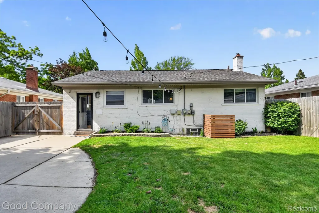 1818 Rowland Avenue Royal Oak City MI 48067
