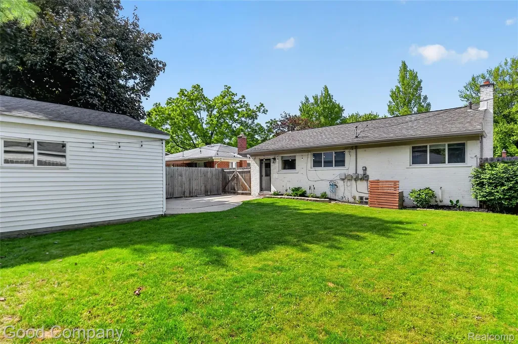 1818 Rowland Avenue Royal Oak City MI 48067