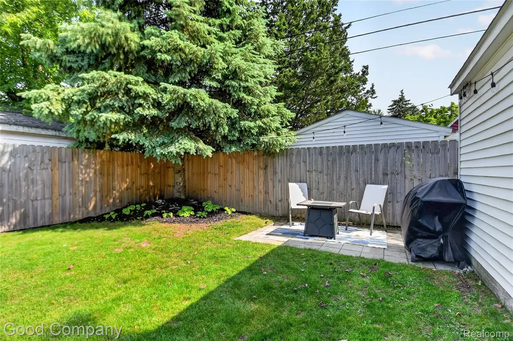 1818 Rowland Avenue Royal Oak City MI 48067