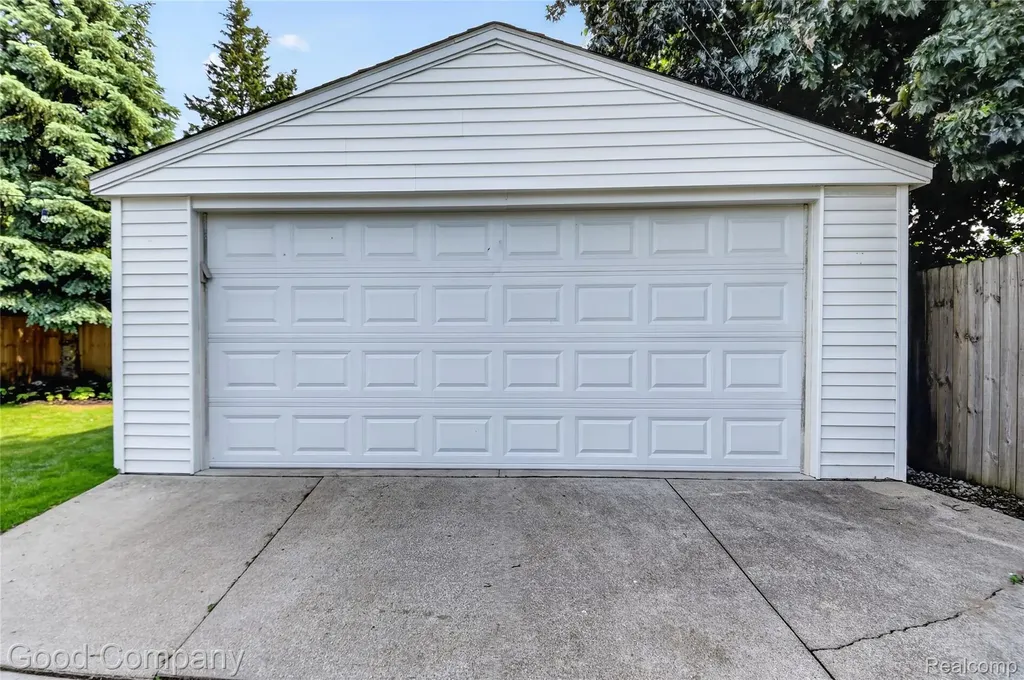 1818 Rowland Avenue Royal Oak City MI 48067