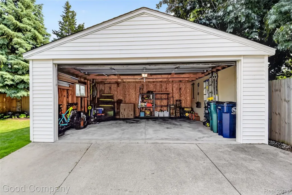 1818 Rowland Avenue Royal Oak City MI 48067