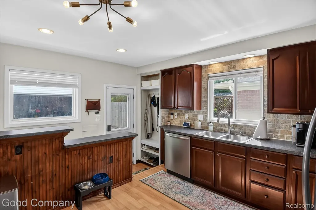 1818 Rowland Avenue Royal Oak City MI 48067