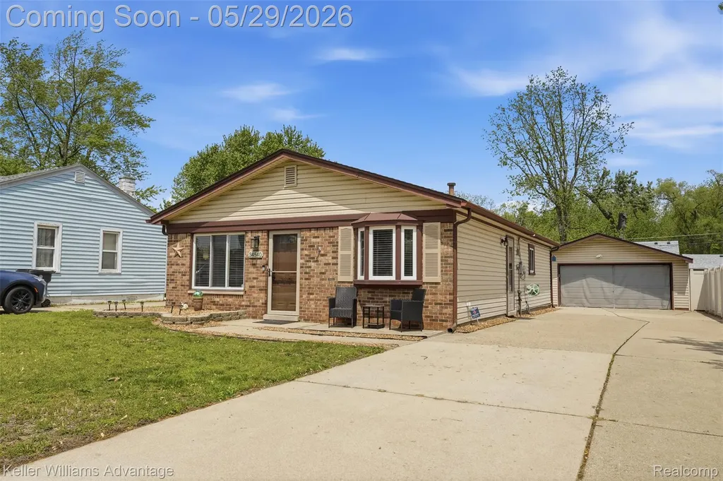34540 Barton Street Westland City MI 48185