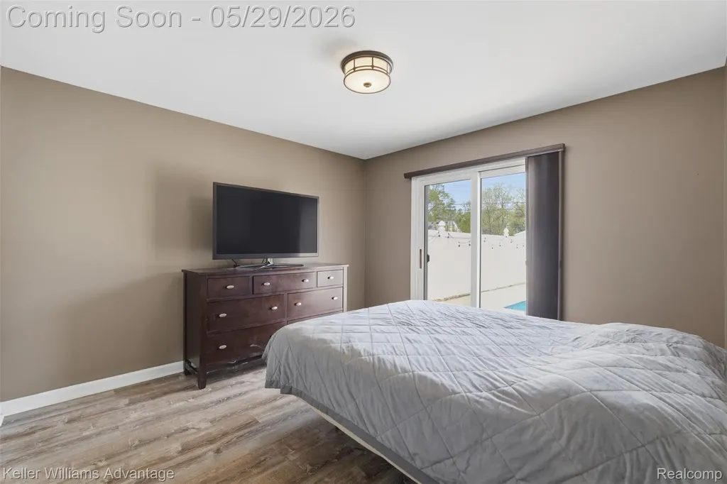 34540 Barton Street Westland City MI 48185