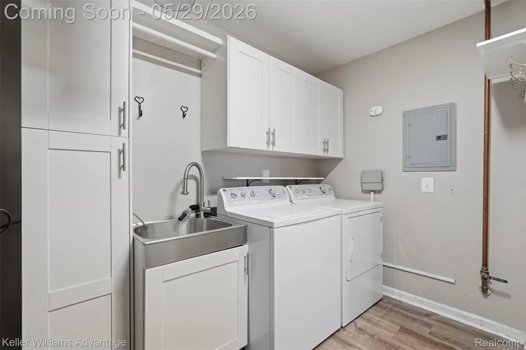 34540 Barton Street Westland City MI 48185