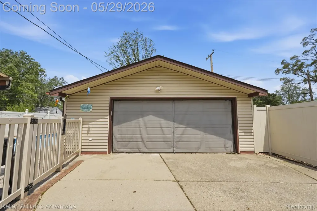 34540 Barton Street Westland City MI 48185