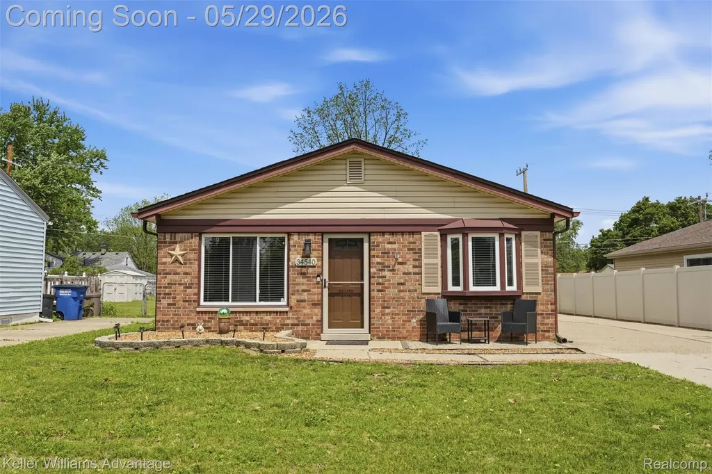34540 Barton Street Westland City MI 48185