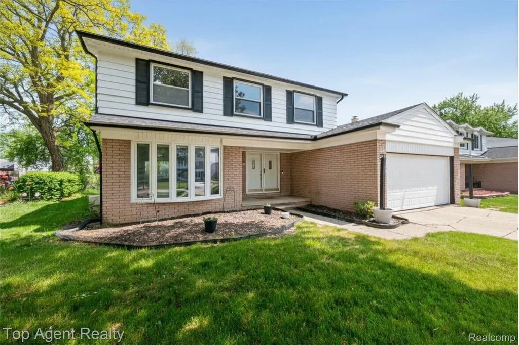 27370 Selkirk Street Southfield City MI 48076