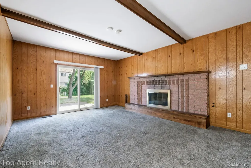 27370 Selkirk Street Southfield City MI 48076