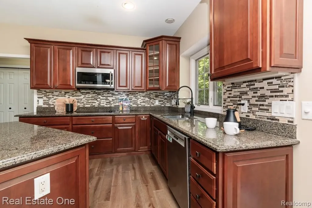 1735 Bedlington Court Rochester Hills City MI 48307