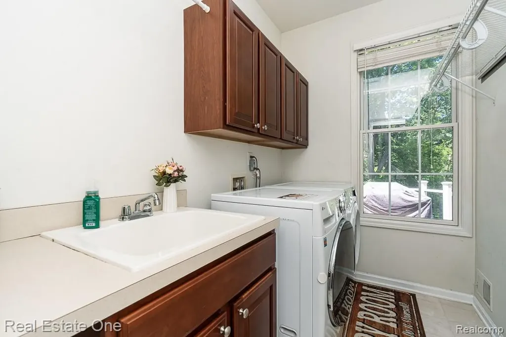 1735 Bedlington Court Rochester Hills City MI 48307