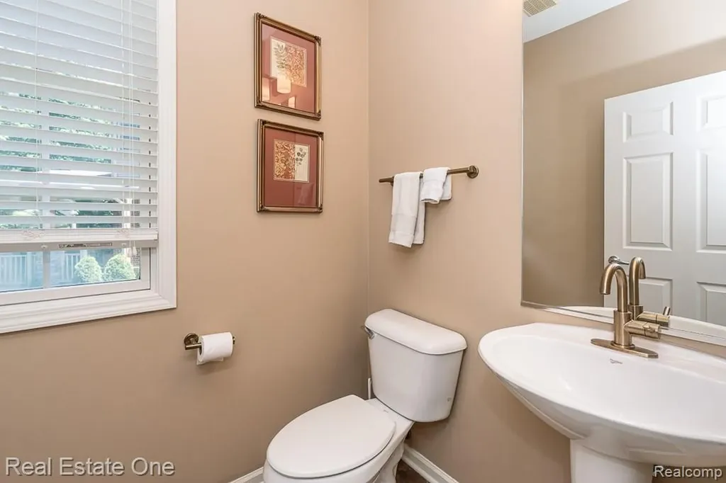 1735 Bedlington Court Rochester Hills City MI 48307
