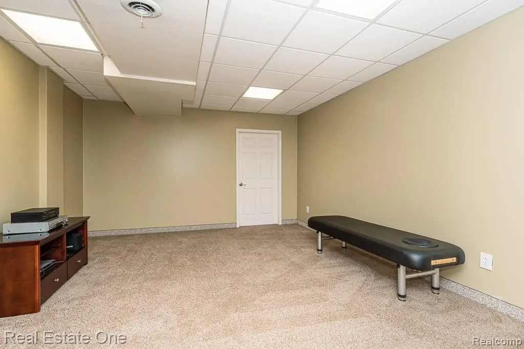 1735 Bedlington Court Rochester Hills City MI 48307