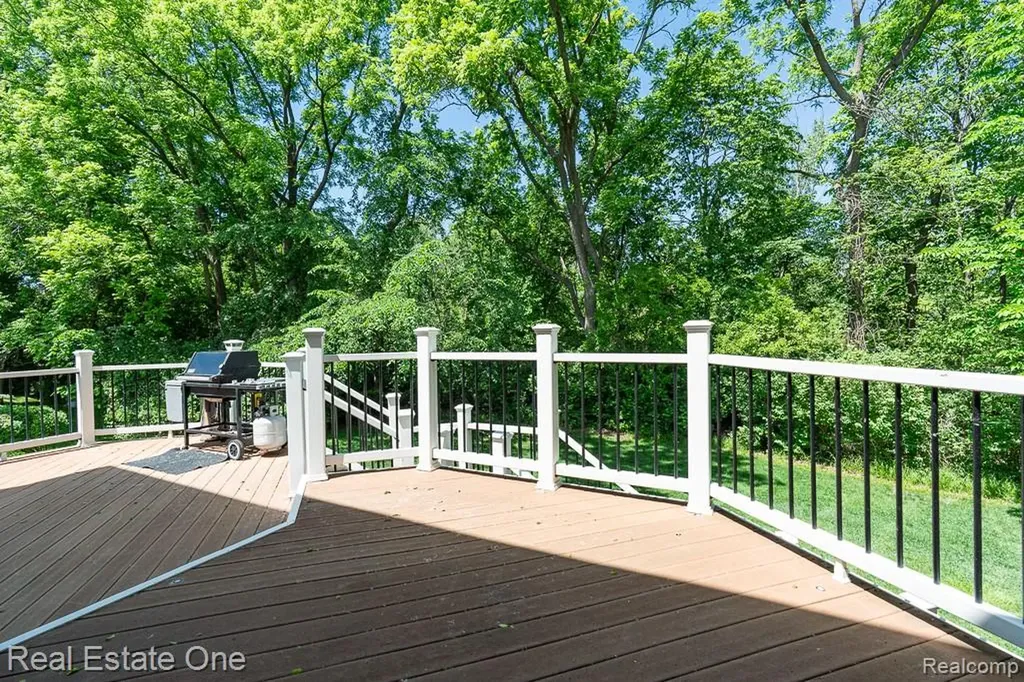 1735 Bedlington Court Rochester Hills City MI 48307