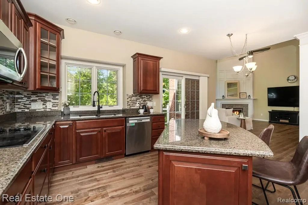 1735 Bedlington Court Rochester Hills City MI 48307