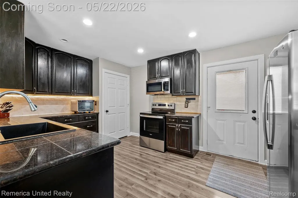 11722 Haller Street Livonia City MI 48150