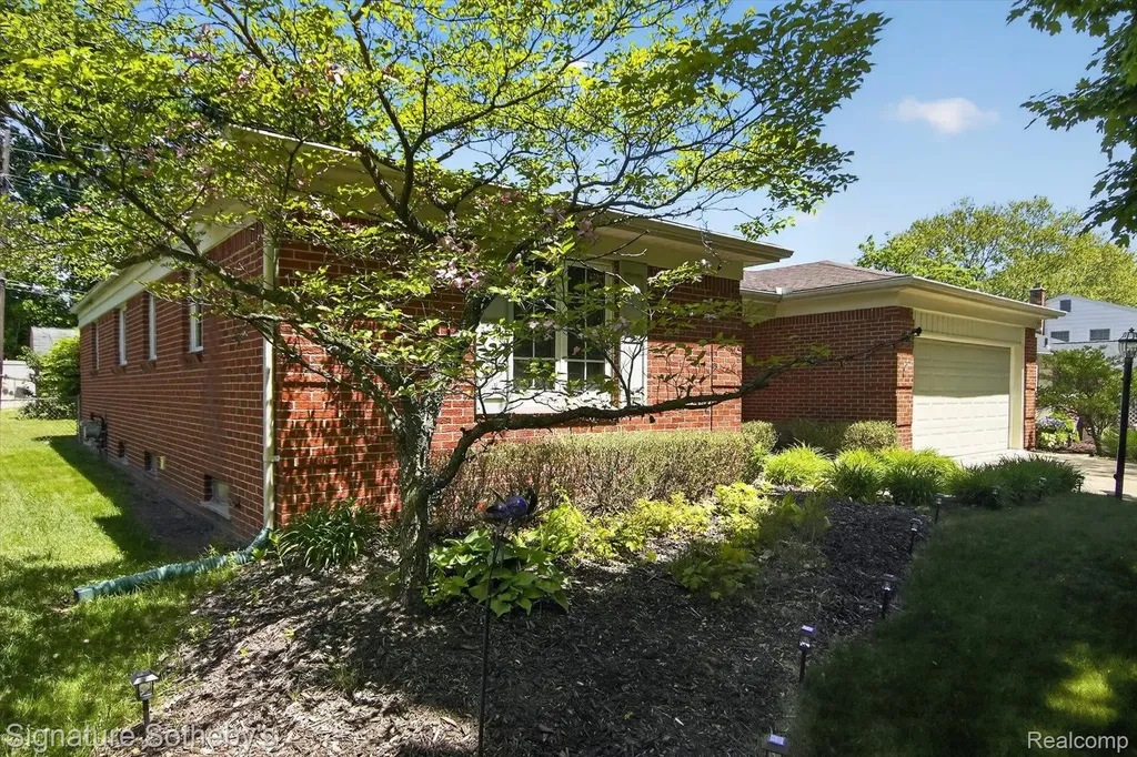1782 Nantucket Road Plymouth City MI 48170