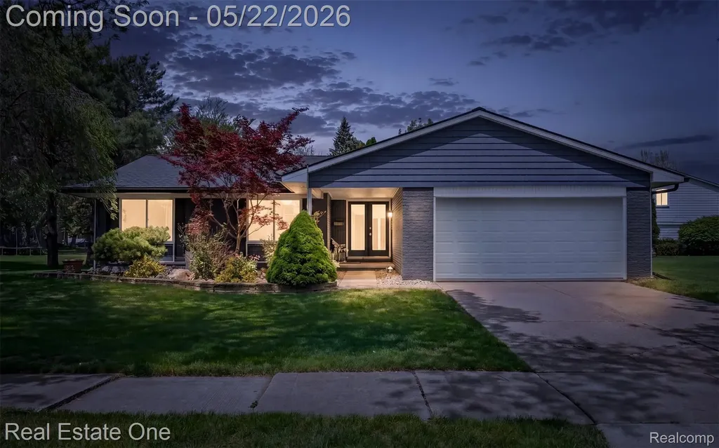 489 Evaline Drive Troy City MI 48085