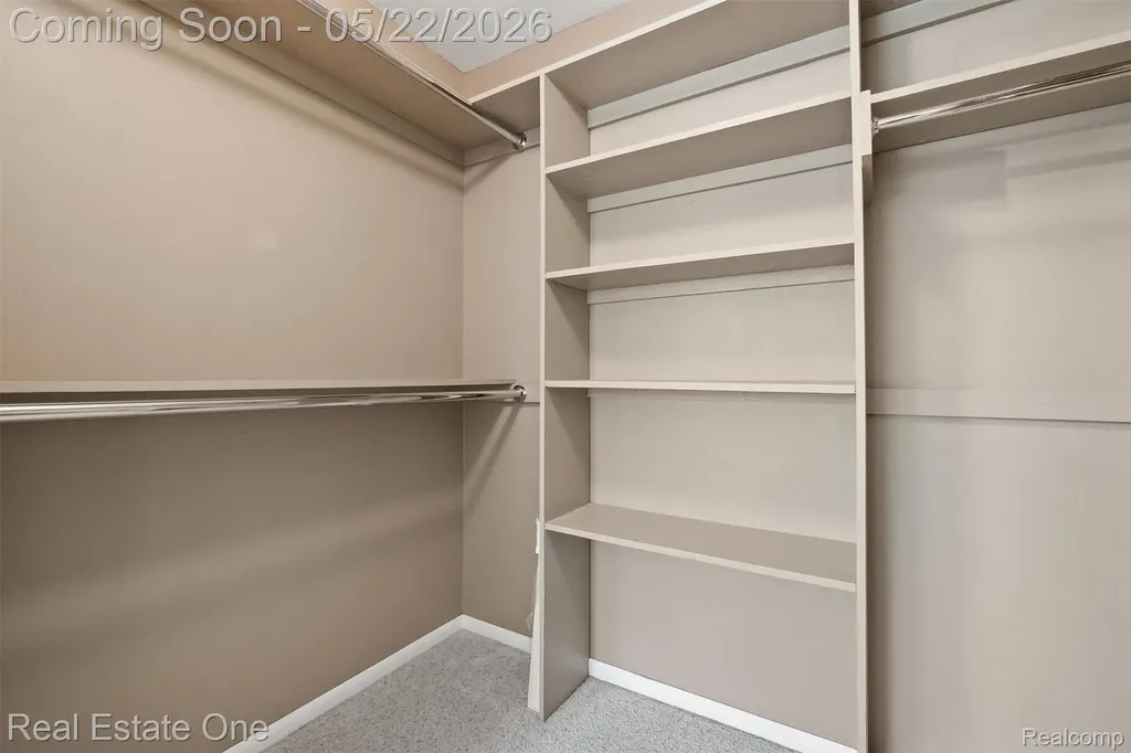 489 Evaline Drive Troy City MI 48085