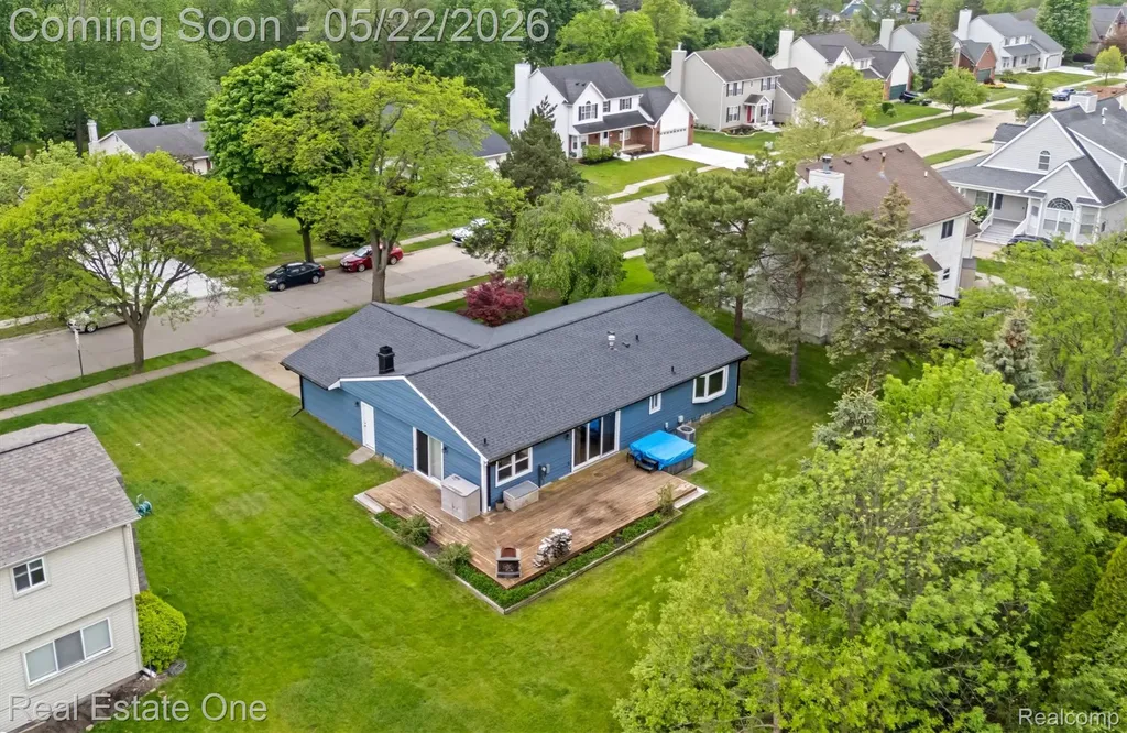 489 Evaline Drive Troy City MI 48085