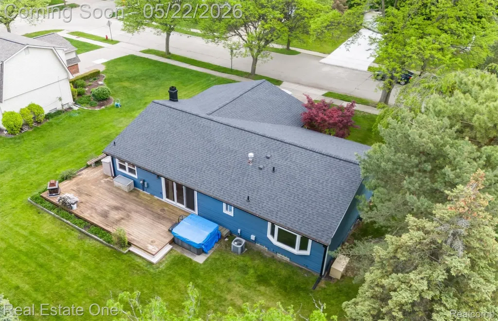 489 Evaline Drive Troy City MI 48085