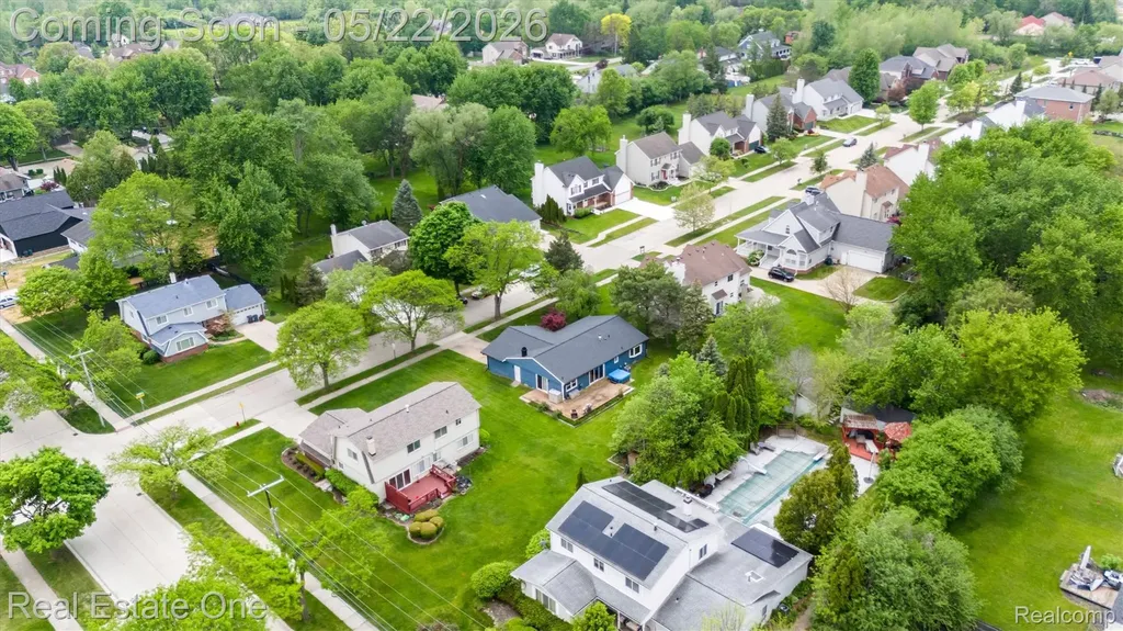 489 Evaline Drive Troy City MI 48085