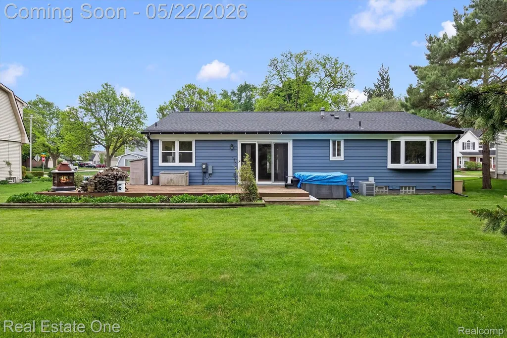 489 Evaline Drive Troy City MI 48085