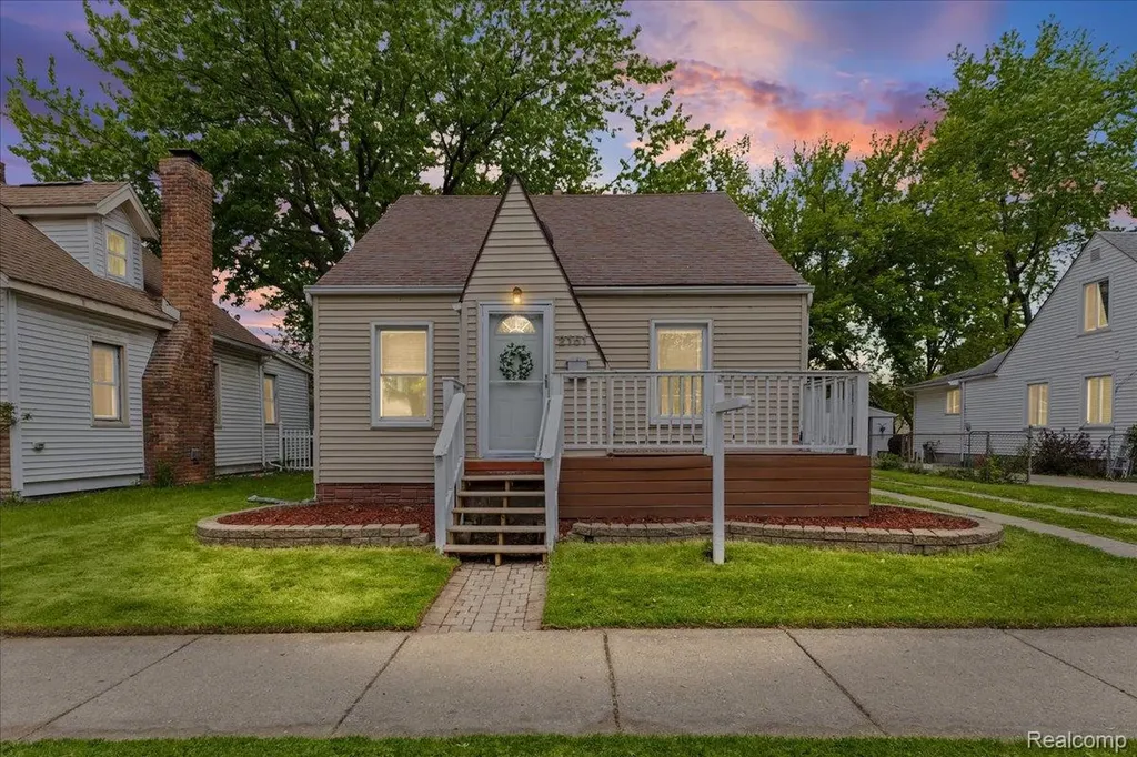 2151 Orchard Street Ferndale City MI 48220