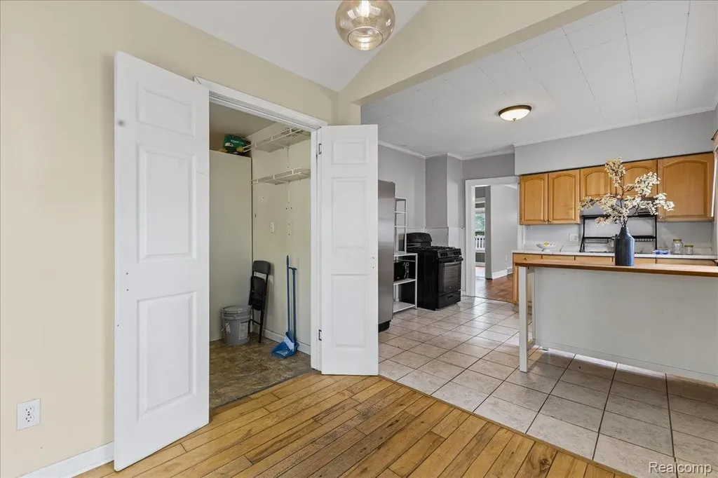 2151 Orchard Street Ferndale City MI 48220