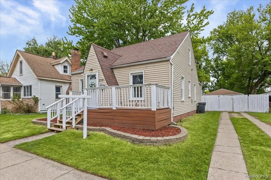 2151 Orchard Street Ferndale City MI 48220