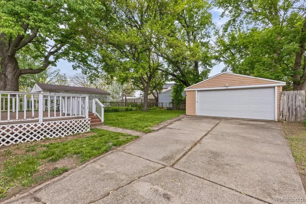2151 Orchard Street Ferndale City MI 48220