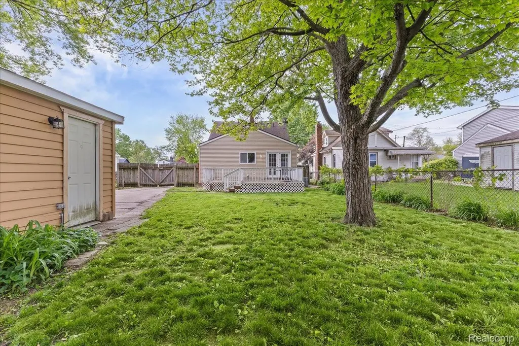 2151 Orchard Street Ferndale City MI 48220