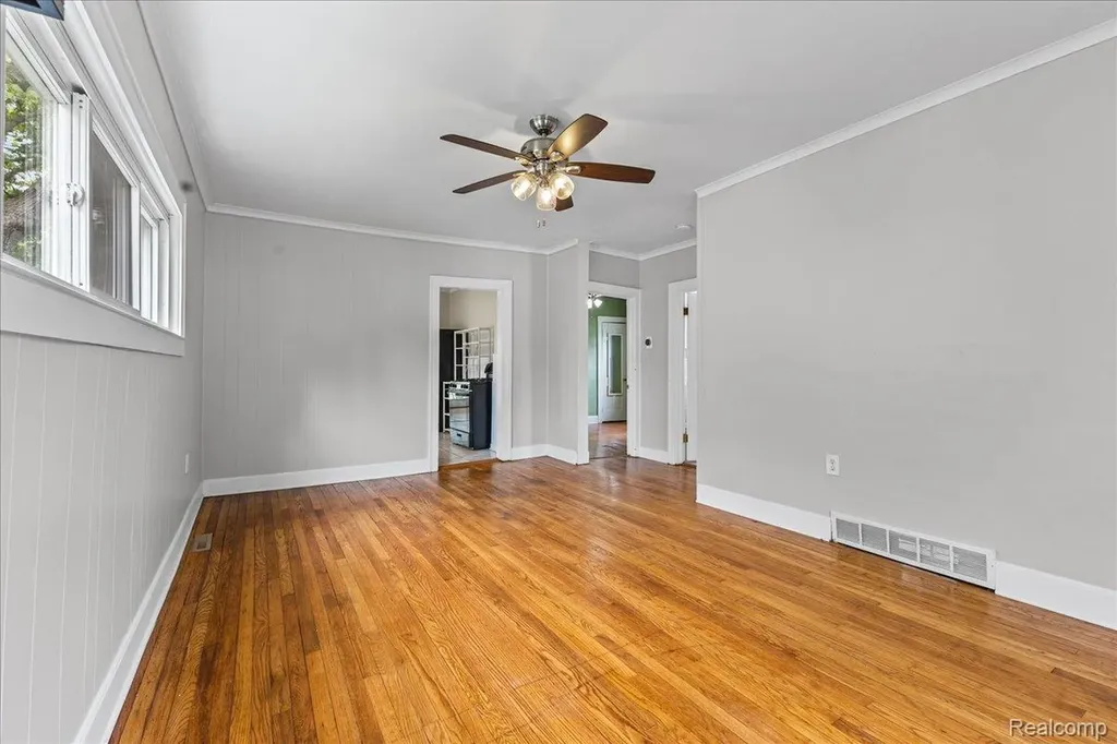 2151 Orchard Street Ferndale City MI 48220