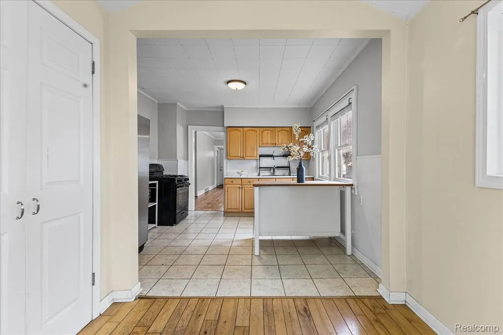 2151 Orchard Street Ferndale City MI 48220