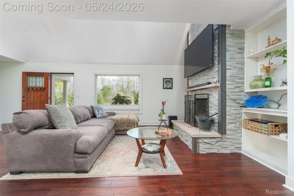 13800 12 Mile Road Green Oak Township MI 48178