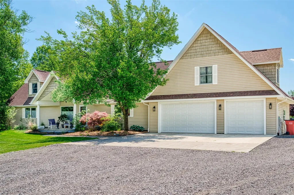 13800 12 Mile Road Green Oak Township MI 48178