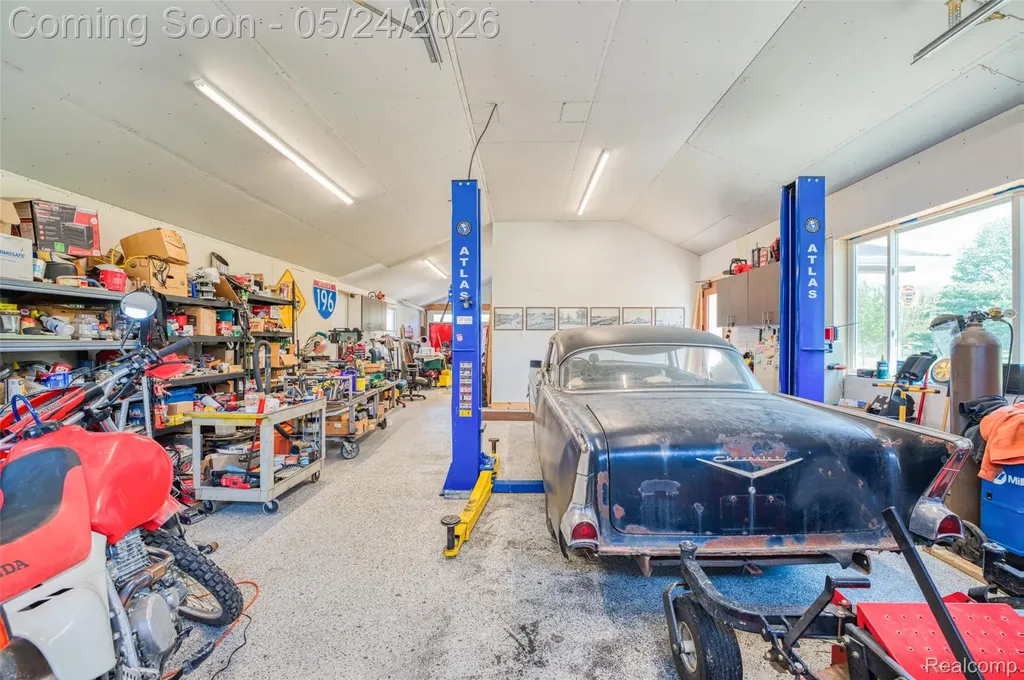 13800 12 Mile Road Green Oak Township MI 48178