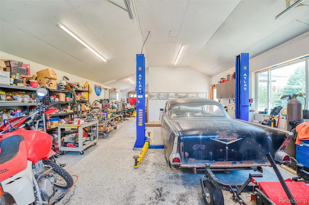 13800 12 Mile Road Green Oak Township MI 48178