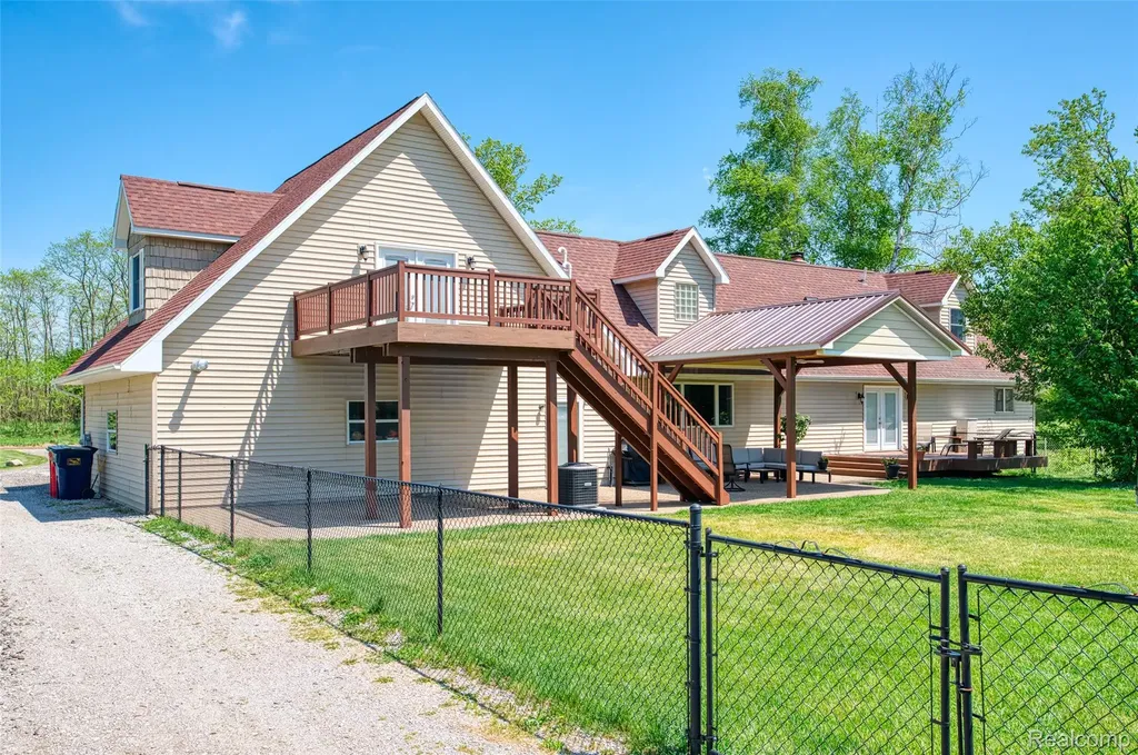 13800 12 Mile Road Green Oak Township MI 48178