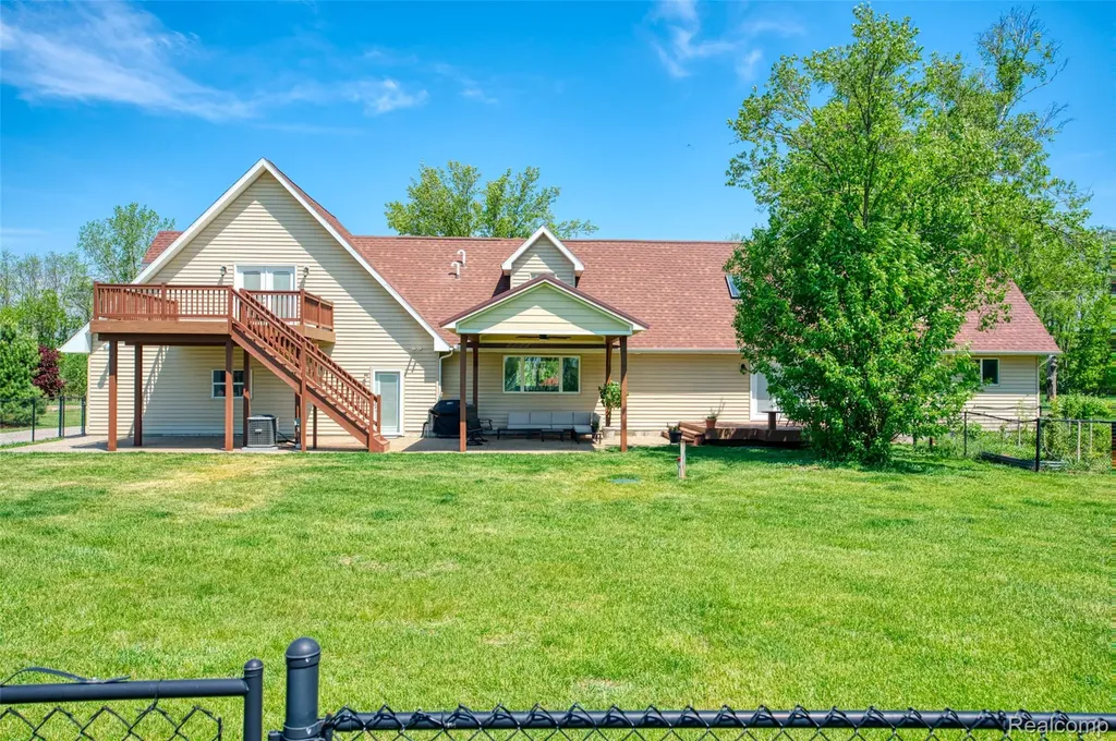 13800 12 Mile Road Green Oak Township MI 48178